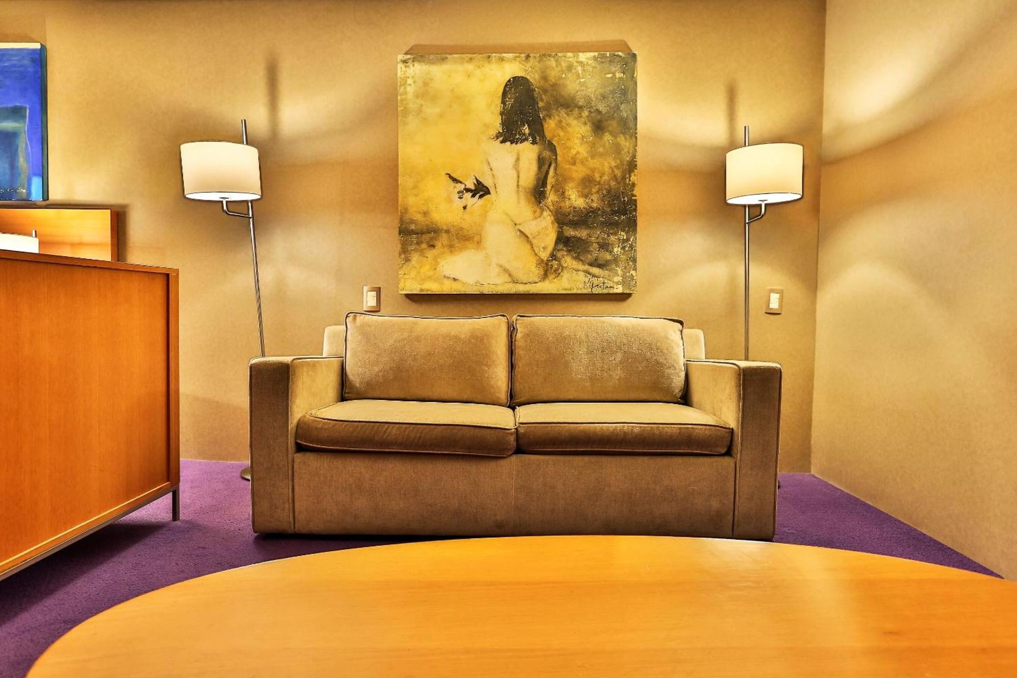 Camino Real Santa Fe Hotel Kota Meksiko Bagian luar foto A painting by the artist