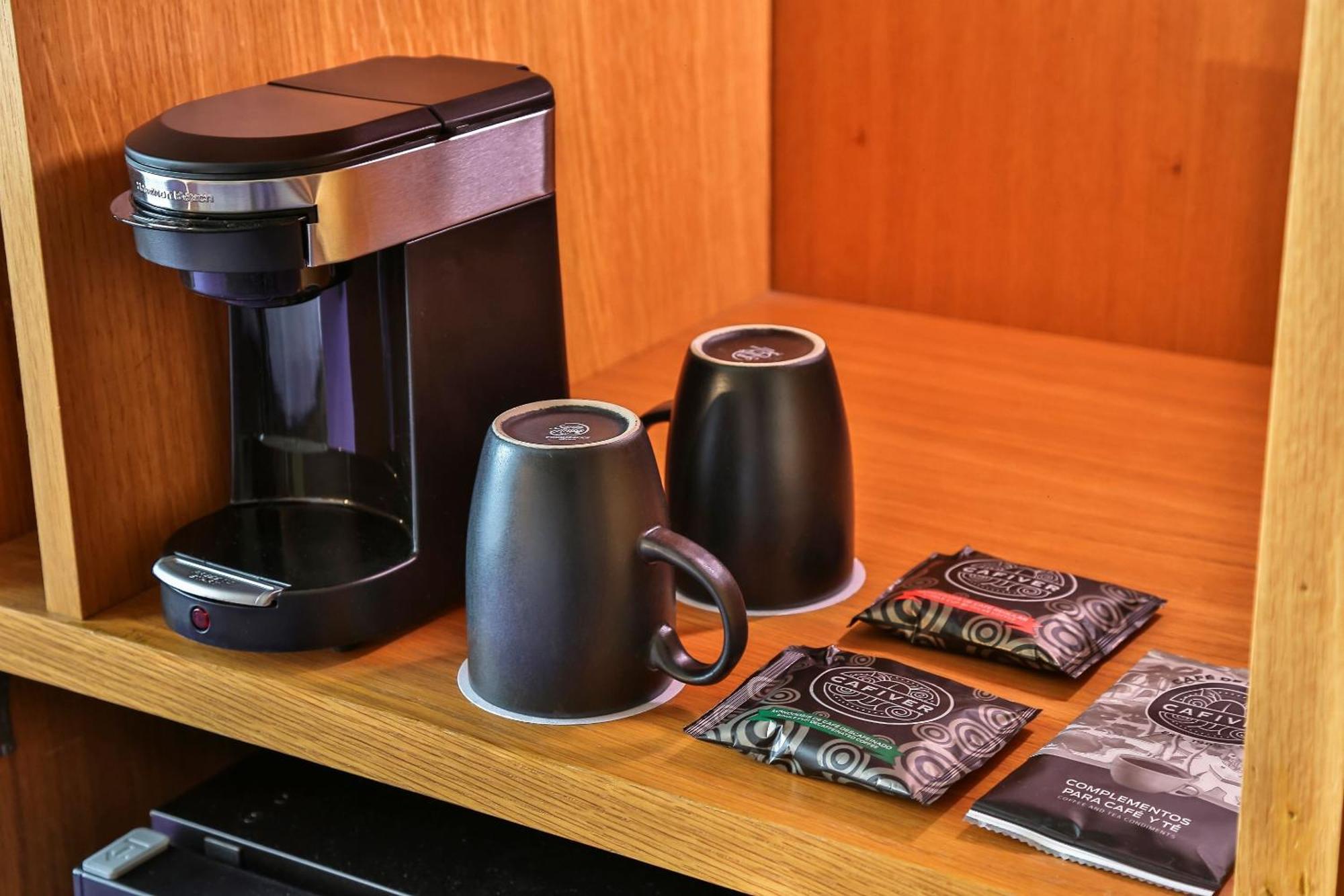 Camino Real Santa Fe Hotel Kota Meksiko Bagian luar foto A Keurig coffee maker